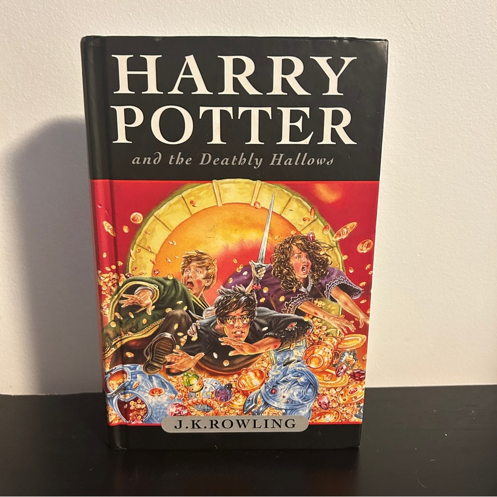 Harry Potter And The Deathly Hallows JK Rowling Hardcover 1st Edition